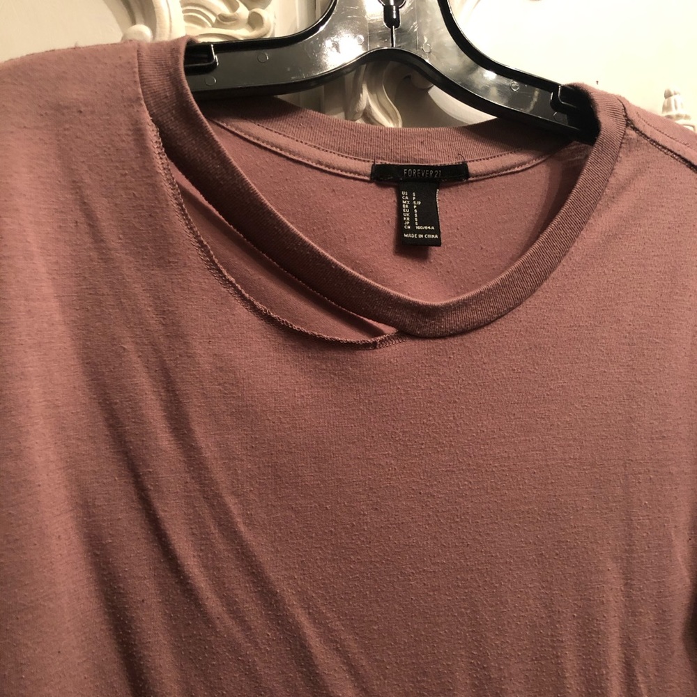 Distressed Mauve T - Picture 2 of 2